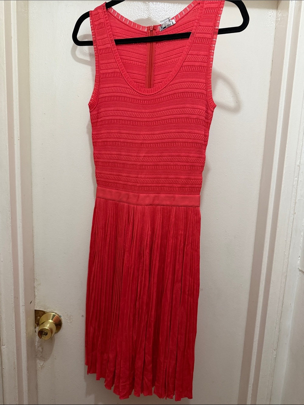 Oscar de la Renta Coral-Red Sleeveless Knit & Pleated Mini Dress
